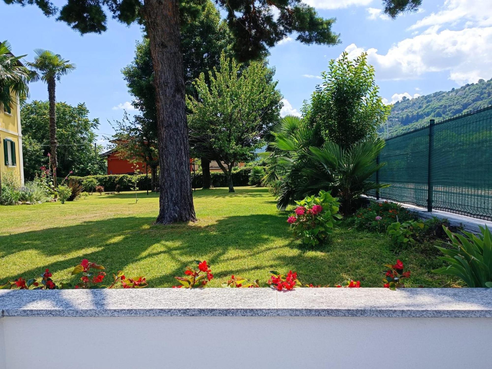 B&B Villa Preziosa Lago Maggiore Lesa Exterior foto