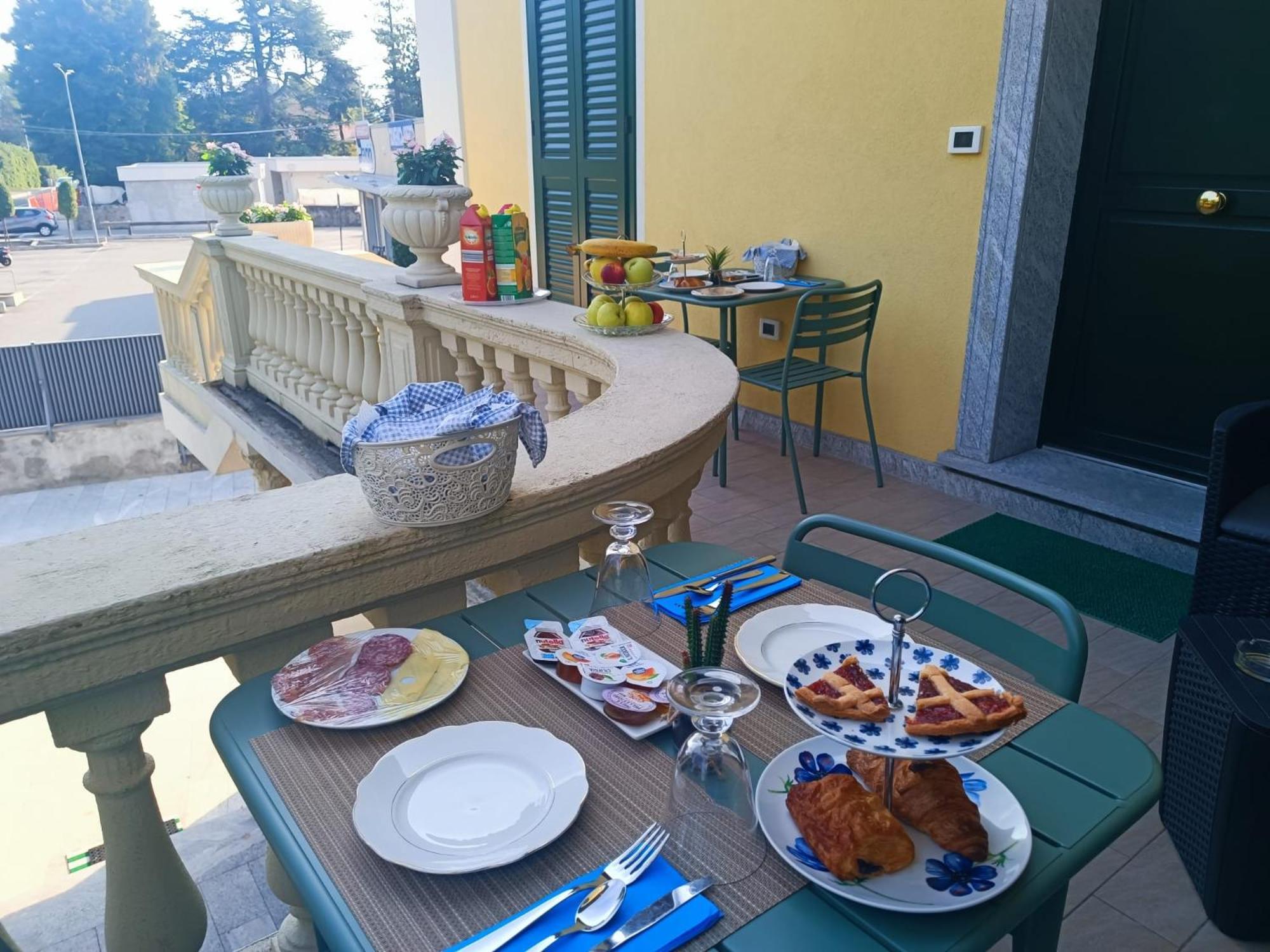 B&B Villa Preziosa Lago Maggiore Lesa Exterior foto